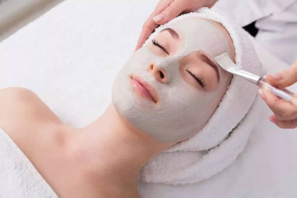 What-Is-A-Traditional-Facial-1024×683